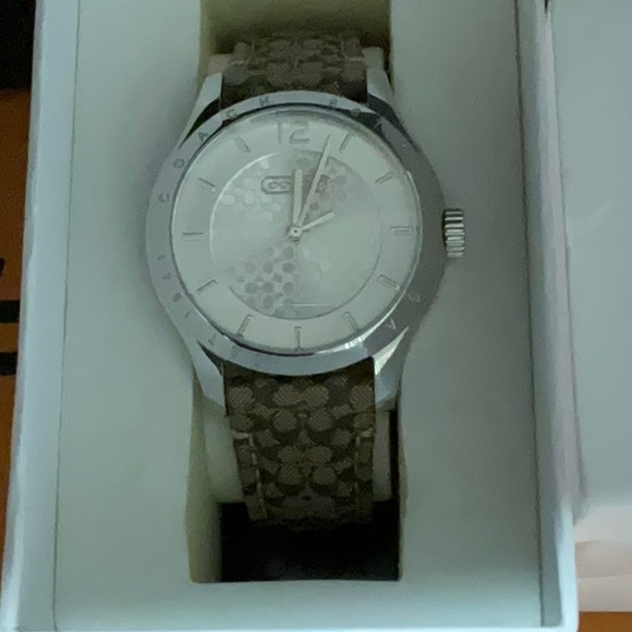 Coach watch - Picture 2 of 6
